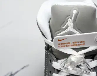 136027-005 Grey' Jordan 5 Retro 'Wolf 0511